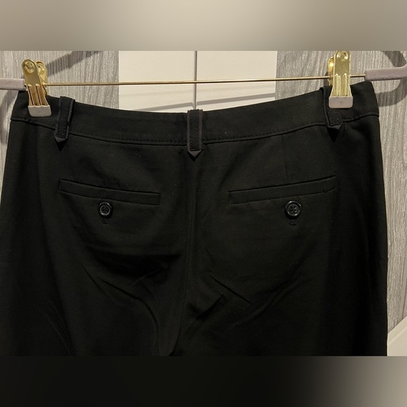 146. The Limited Cassidy Fit Cuffed Capri Pant 0 • Ins 20 Rise 8 - Picture 7 of 9